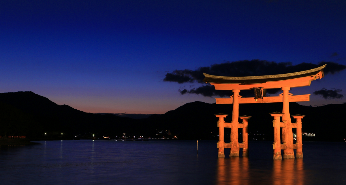 宮島 厳島神社の鳥居の工事いつまで 工事中でもライトアップ見れる 神さま仏さまに会いに行く